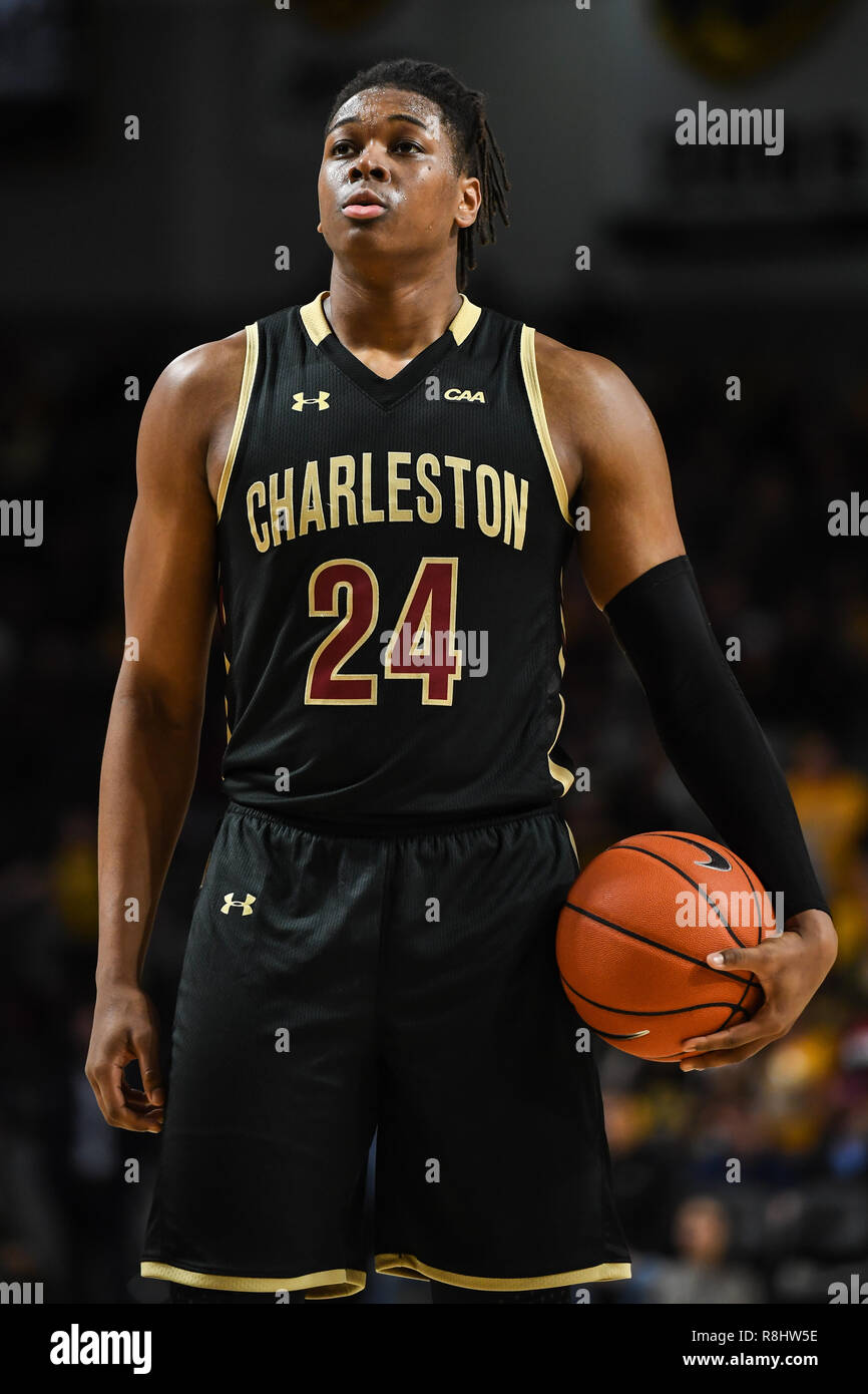 Richmond, VA, USA. 15th Dec, 2018. JAYLEN MCMANUS (24) sets up for a