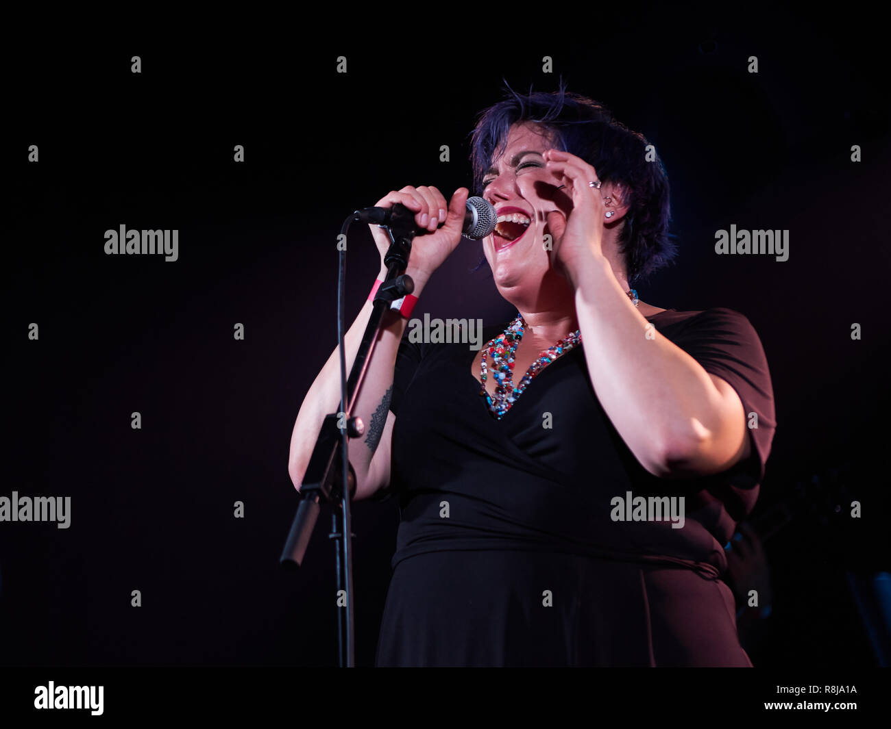 Hannah Williams and the Affirmations  performing at La [2] de Apolo, Barcelona, Spain. Photo: Mariano Anton. December 2018 Stock Photo