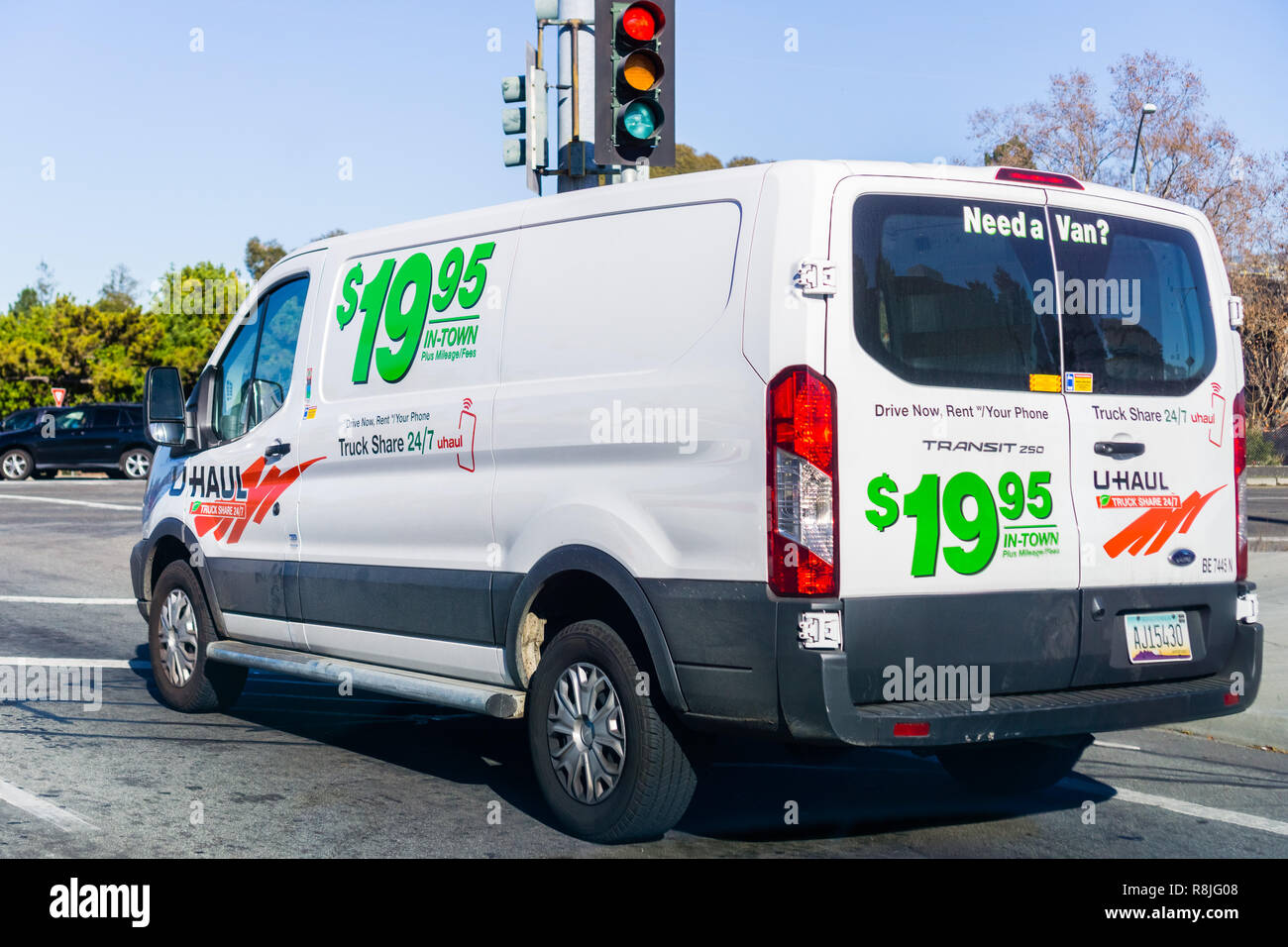 December 13, 2018 Santa Clara / CA / USA - U-Haul van stopped at a traffic  light; U-Haul is an American company offering DIY moving solutions Stock  Photo - Alamy