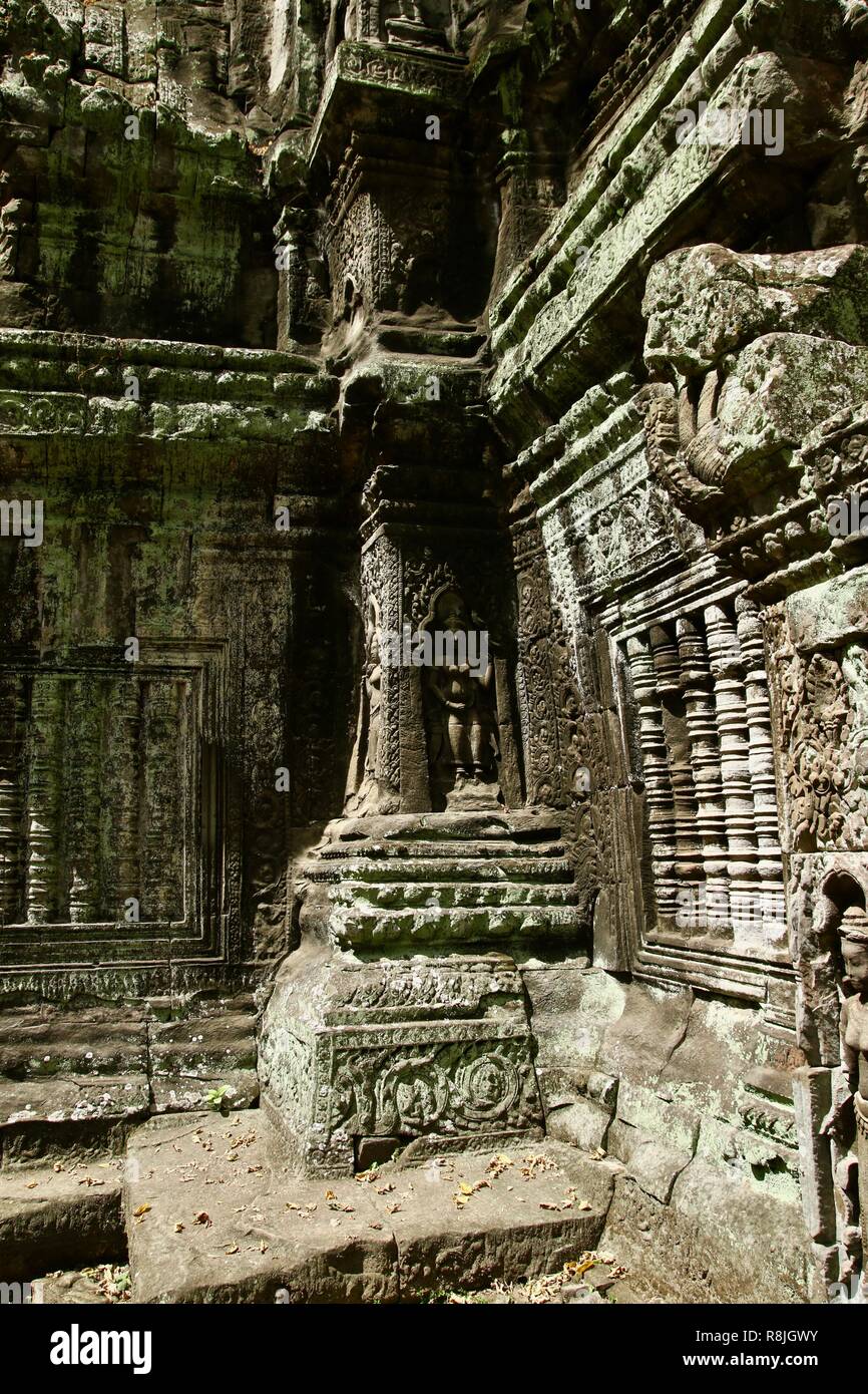Quiet Peaceful Jungle Temple Ruins In Siem Reap Cambodia Stock Photo Alamy