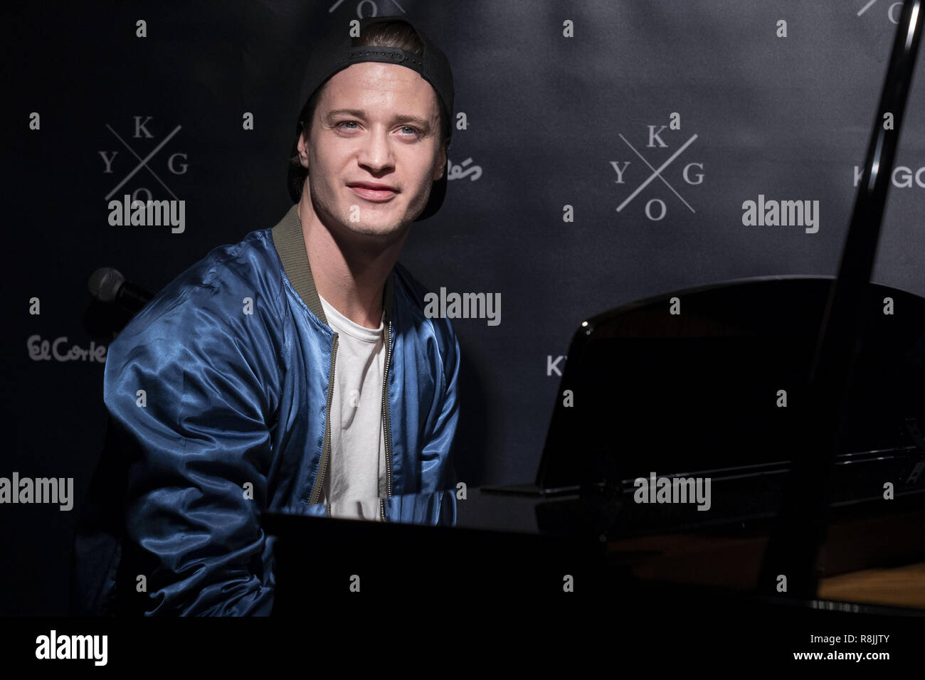 Dj Kygo Kyrre Gorvell Dahll Performs During His Presentation Of The Kygo Lifeline Headphones At El Dj Kygo Kyrre Gorvell Dahll Performs During His Presentation Of The Kygo Lifeline Headphones At El