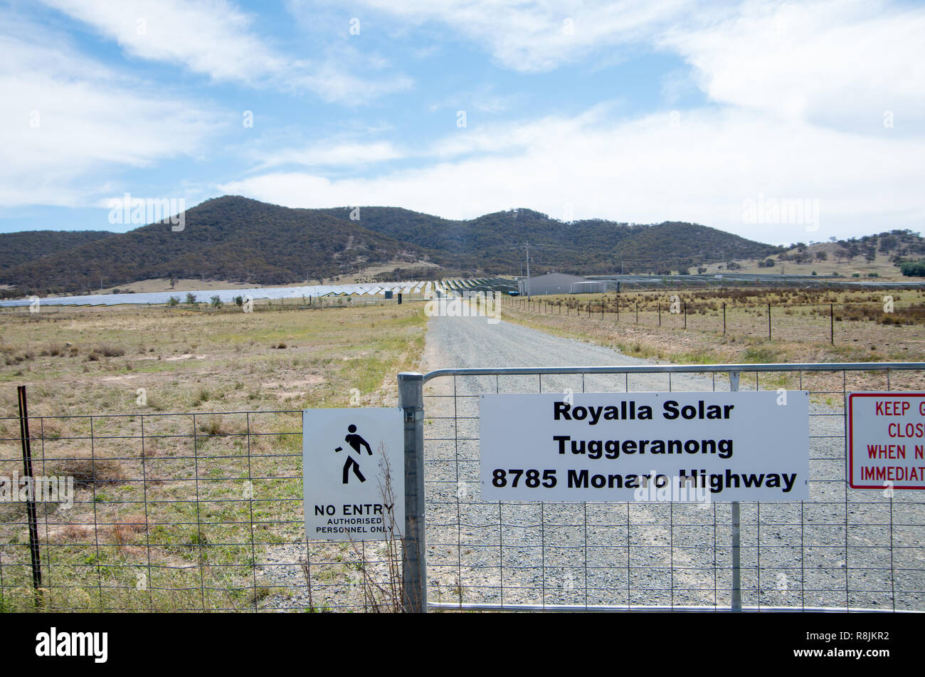 Australian solar farm hi-res stock photography and images - Alamy