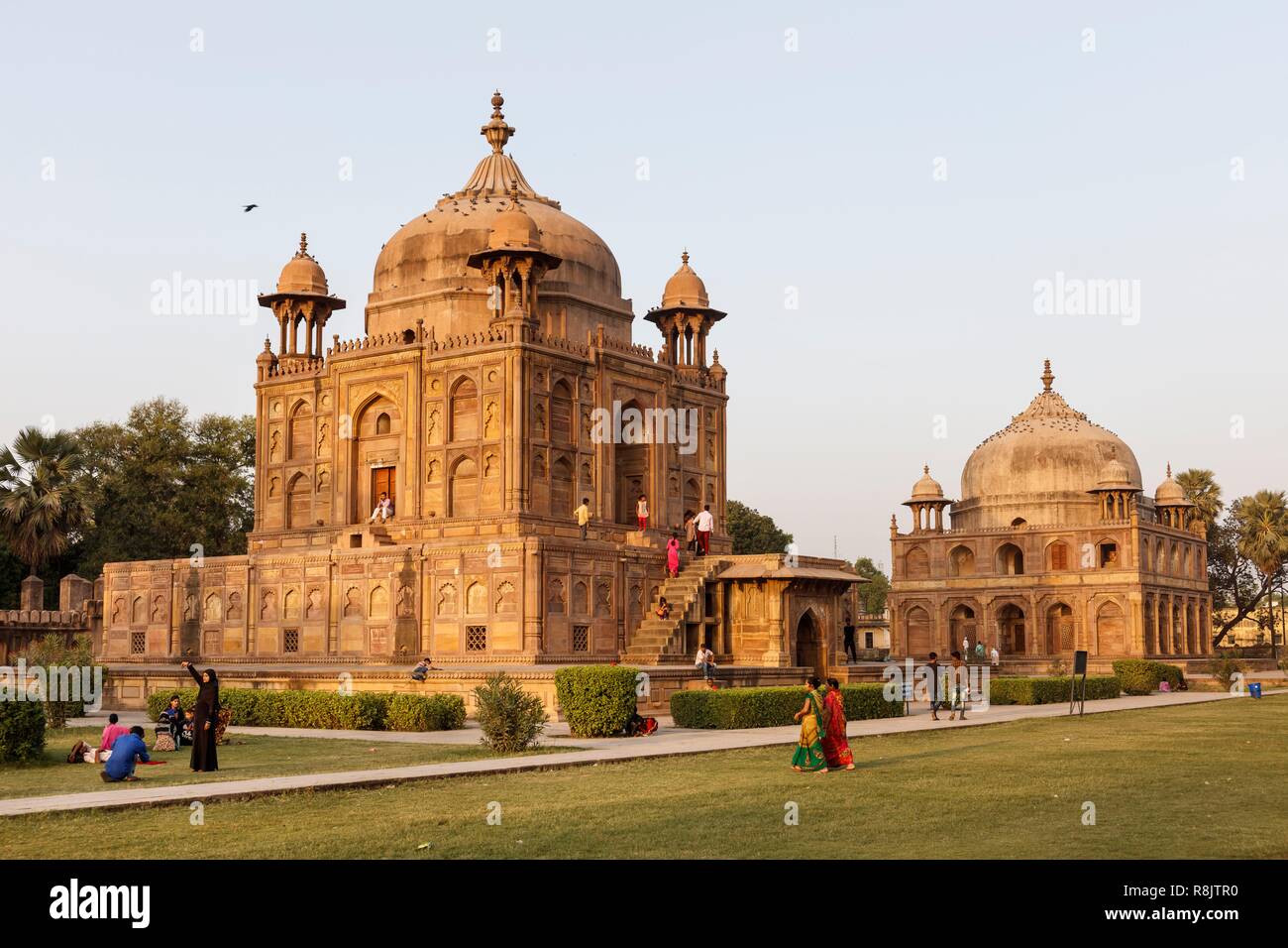 India, Uttar Pradesh, Allahabad, Khusru Bagh, Nisar Begum and Khusru mausoleums at sunset Stock Photo
