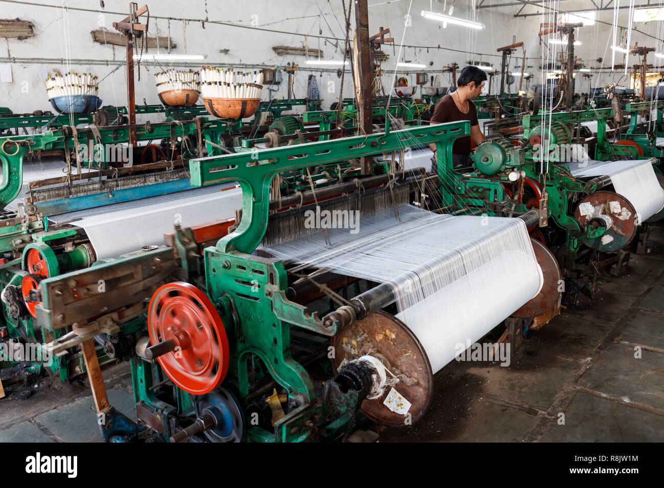 Weaving machines hires stock photography and images Alamy