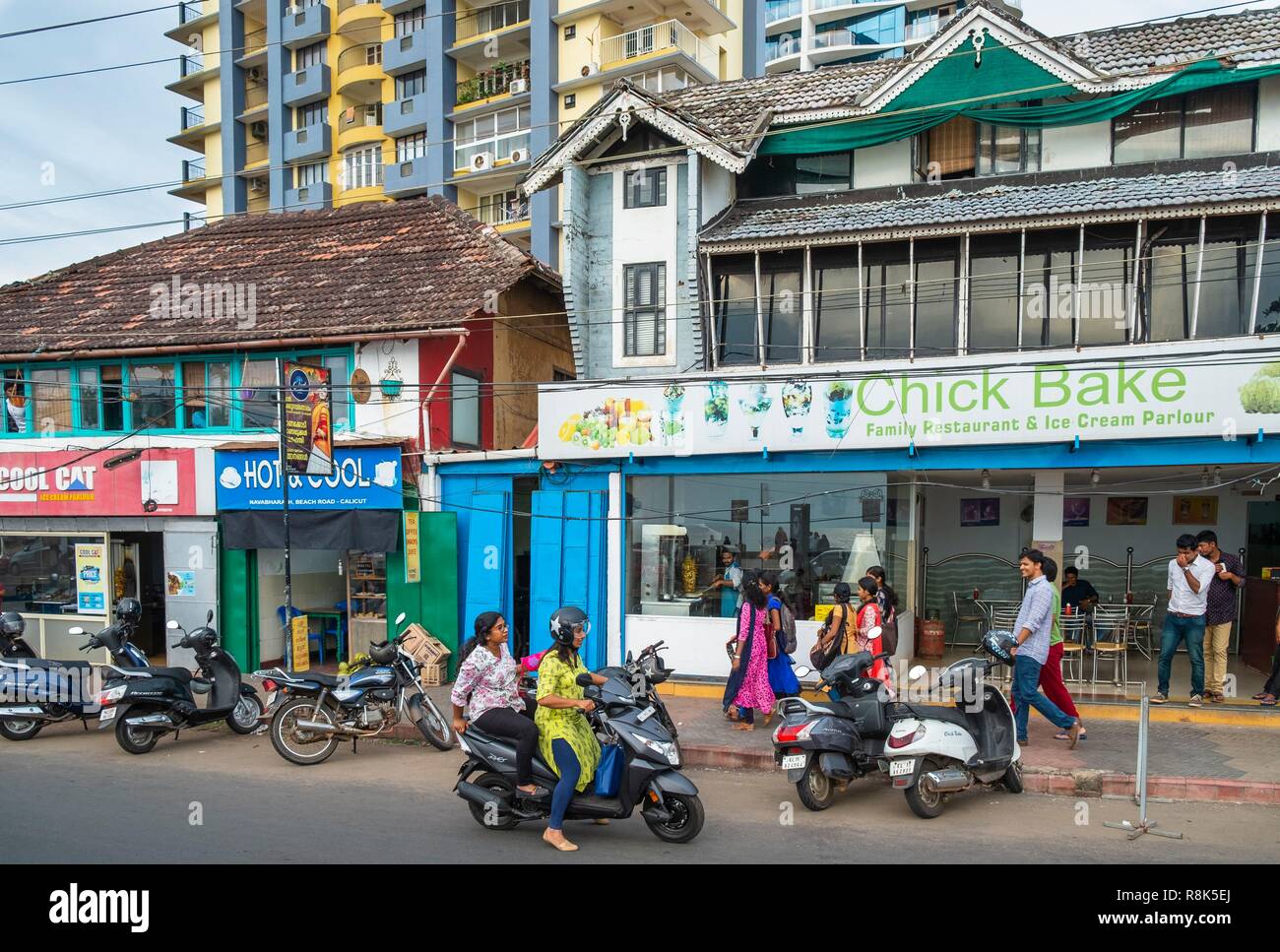 India, state of Kerala, Kozhikode or Calicut, Beach road along