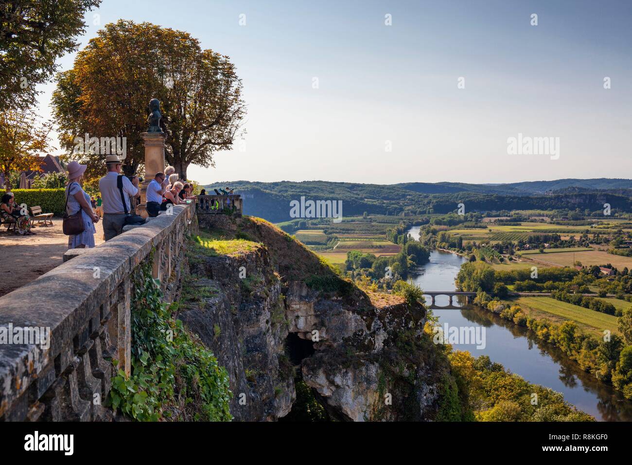 France, Dordogne, Perigord Noir, Dordogne Valley, Domme, labelled Most  Beautiful Villages in France, Domme, panorama on the Dordogne valley Stock  Photo - Alamy