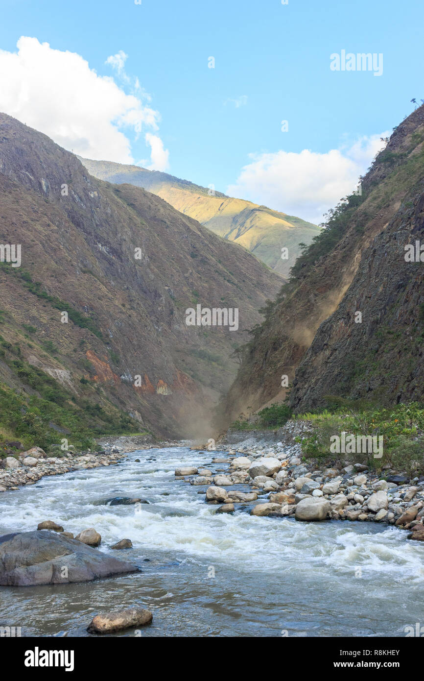 panoramic view over the lush rainforest on the inca trail, peru Stock ...