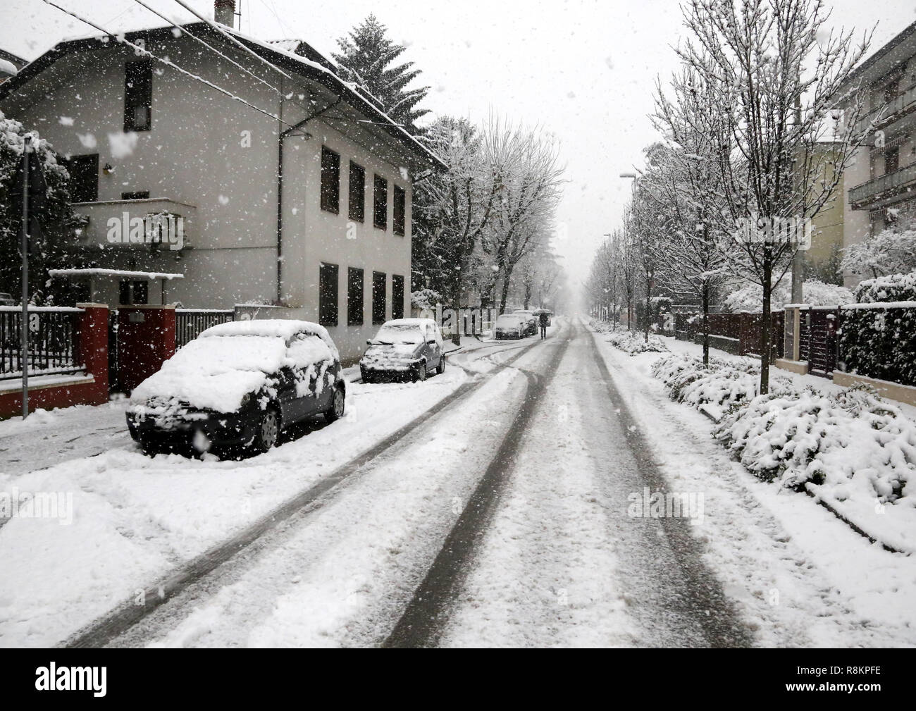 Downtown city road in snowfall hi-res stock photography and images - Alamy