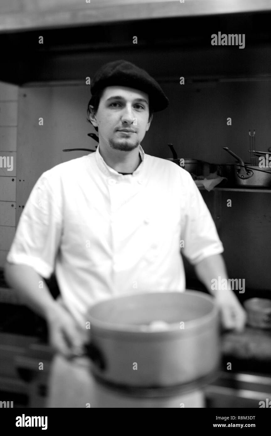 France, Rhone, Lyon, Bouchon Lyonnais La Tête de Lard, chef chef Stock Photo