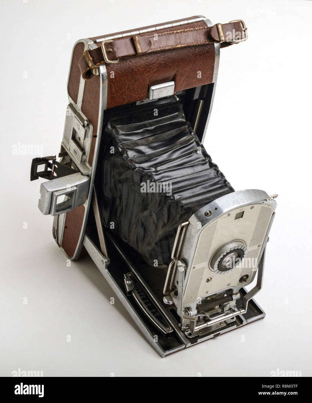 Collapsible old camera Stock Photo - Alamy