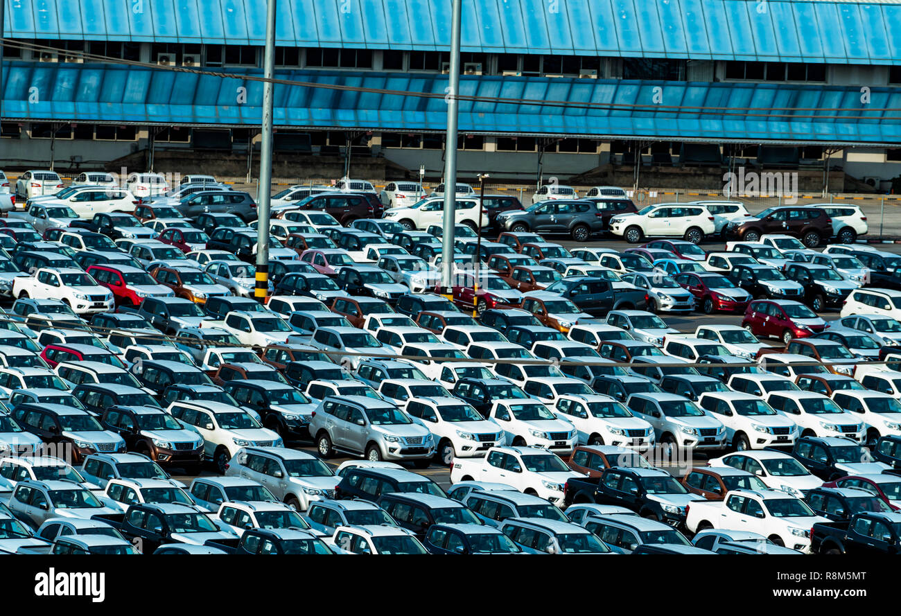 Car dealership lot hi-res stock photography and images - Alamy