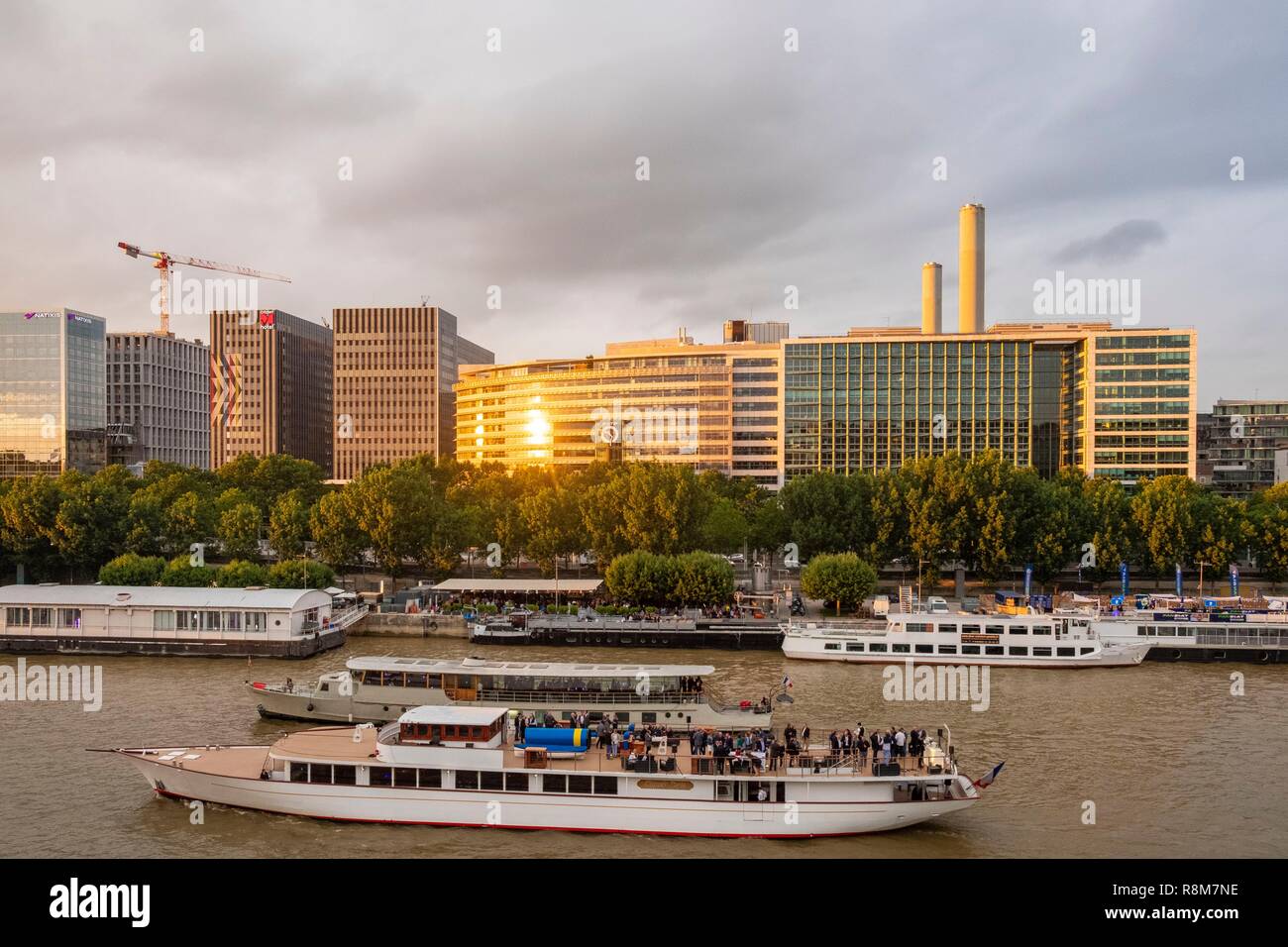 La Démesure Quai De La Rapée Paris Quai De La Rapee Stock Photos & Quai De La Rapee Stock Images - Alamy