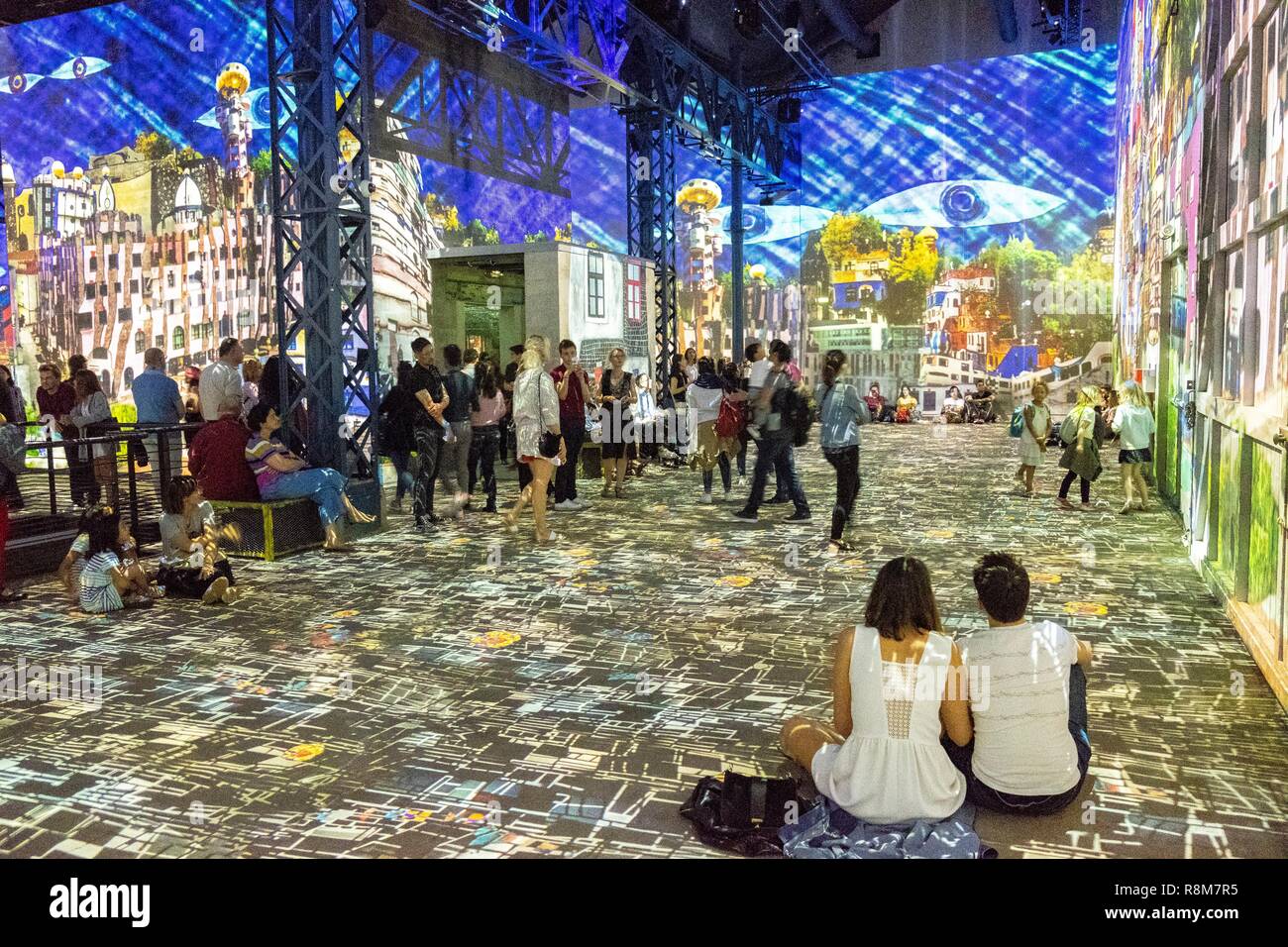 France Paris Atelier Des Lumieres Play Of Light On Hundertwasser And Klimt An Achievement Gianfranco Iannuzzi Renato Gatto Massimiliano Siccardi Stock Photo Alamy