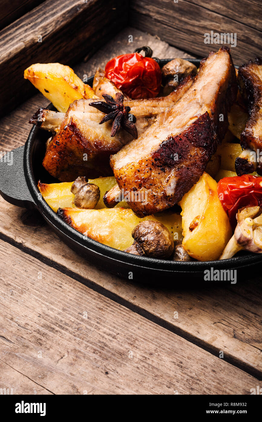 Panfried pork ribs and potatoes.BBQ food.American food Stock Photo Alamy