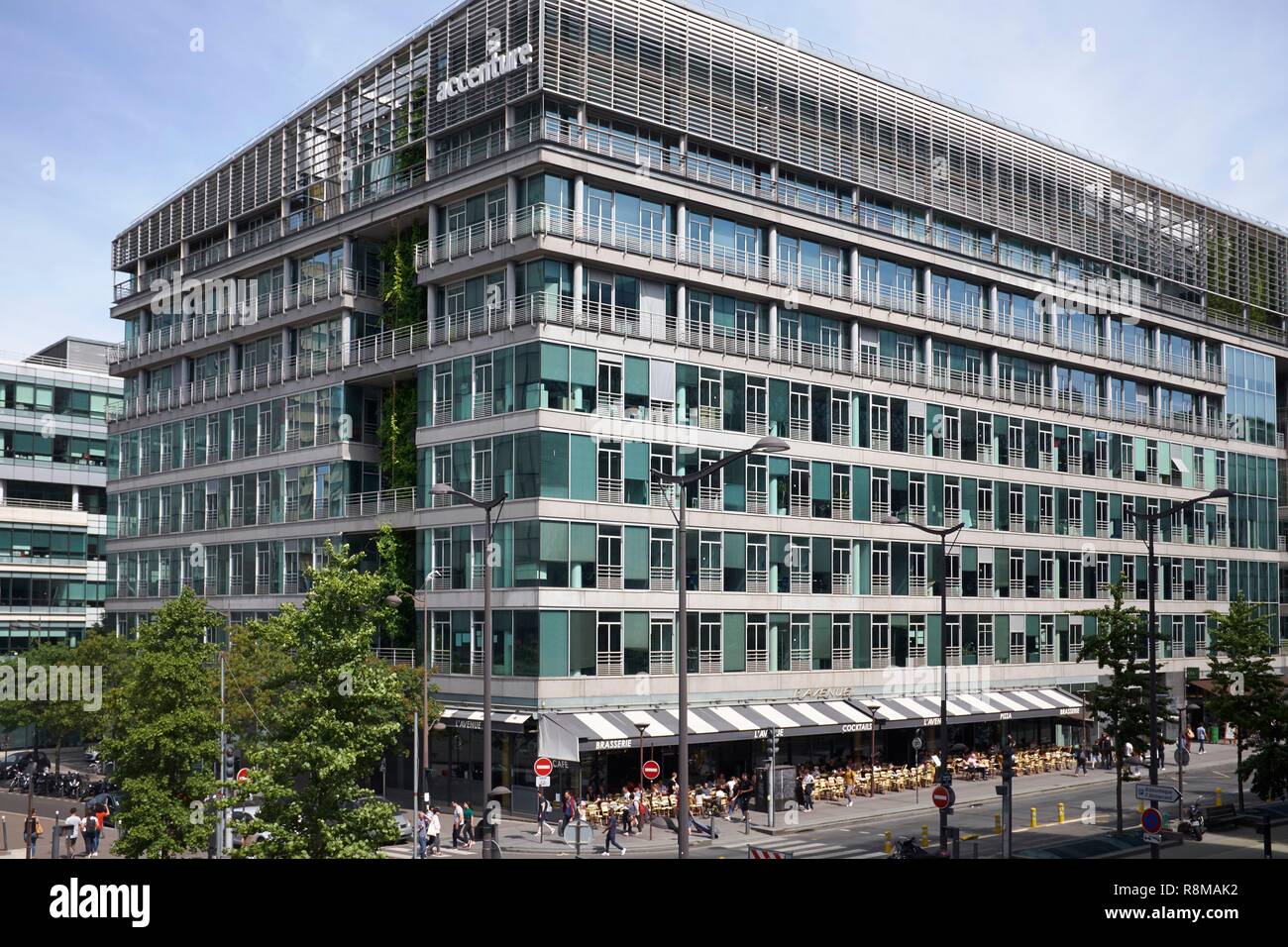Accenture France France, Paris, National Library of France (BNF) district, Accenture Paris Innovation Center, Establishment specializing in IT consulting and software systems Stock Photo - Alamy