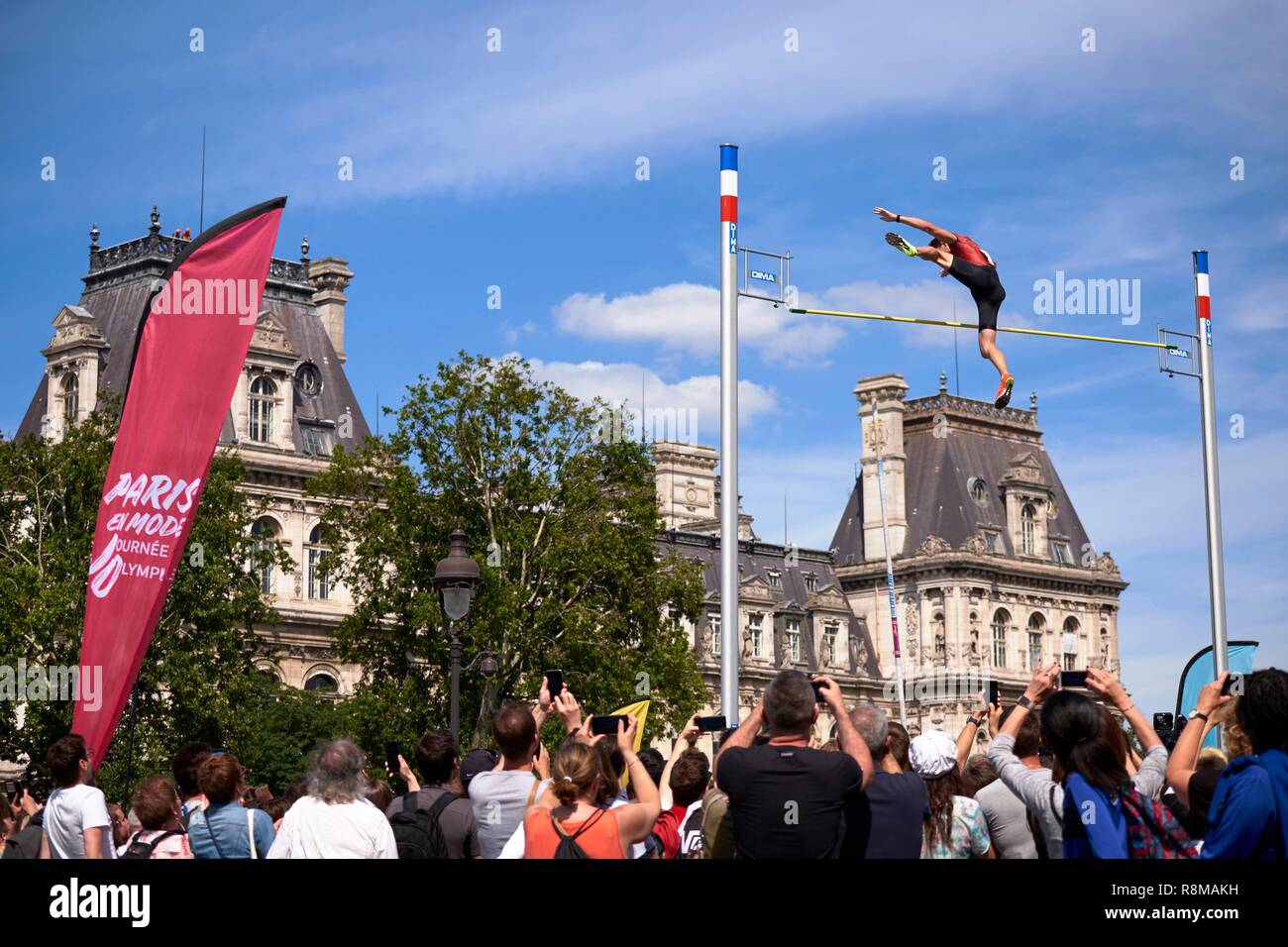 France, Paris, World Heritage Site of UNESCO, City Hall, Pole vault competition on the Pont d