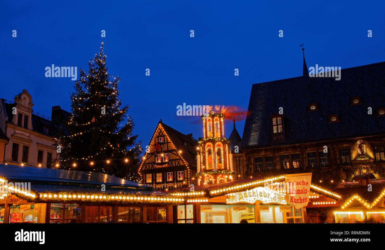 Christmas market in Quedlinburg Stock Photo Alamy
