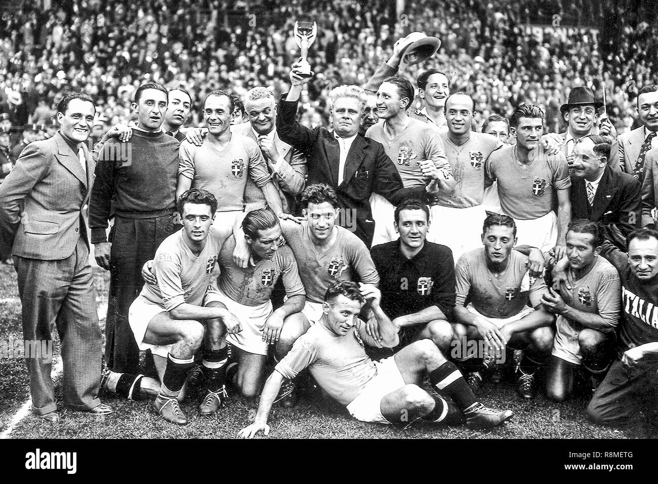 Colombes ,France. June,19 1938. Final Italy- Hungary . The Italian soccer team celebrates the victory Stock Photo