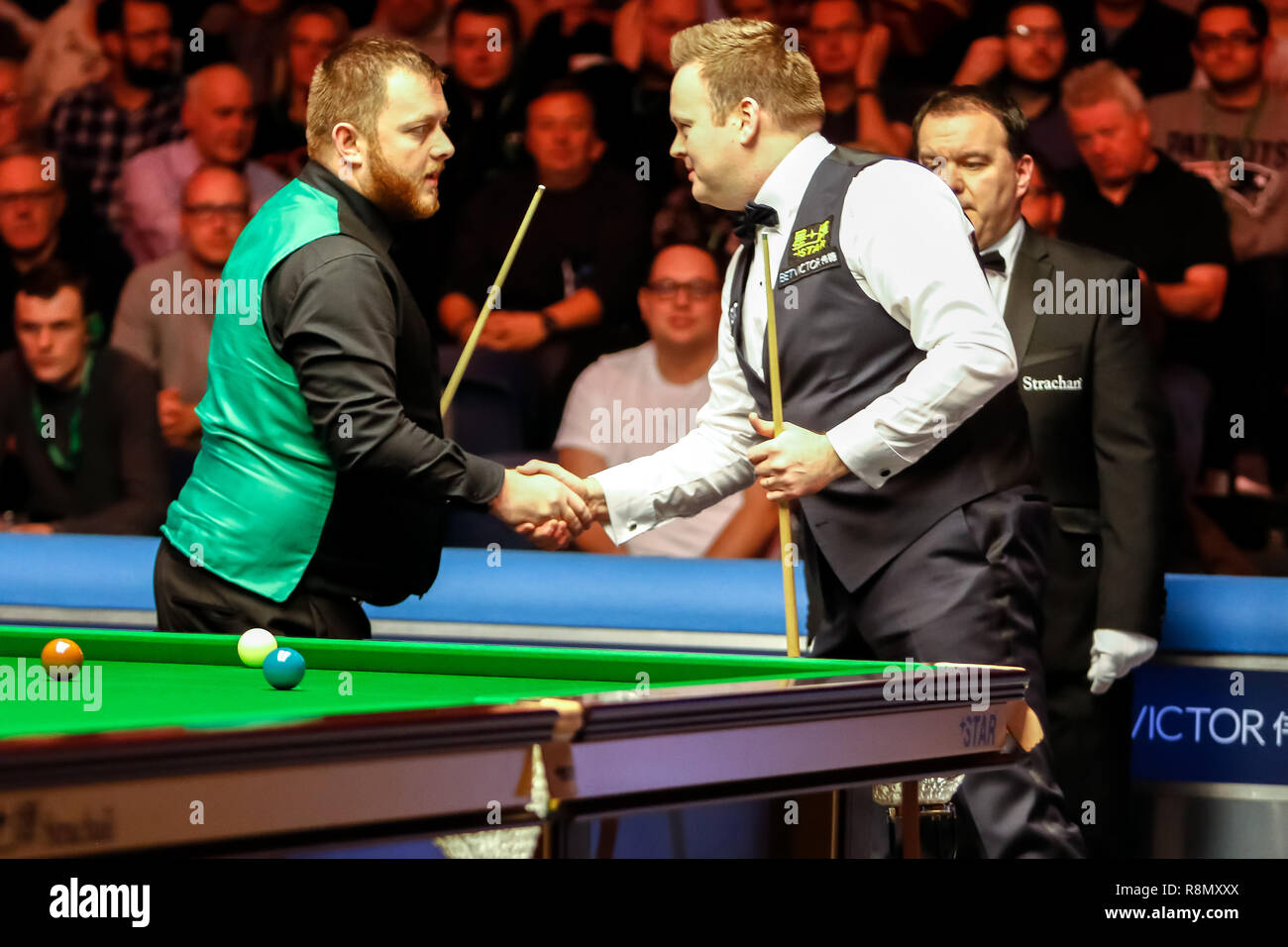 Glasgow, UK. 16th Dec 2018. Betvictor Home Nations Series Scottish Open Final between Shaun Murphy (NIR) Vs Mark Allen (ENG). Action from the evening session with Mark Allen Stating the Session 5-3 ahead (Best of 17)  The Players shake hands at the start of the evening session. Credit: Colin Poultney/Alamy Live News Stock Photo