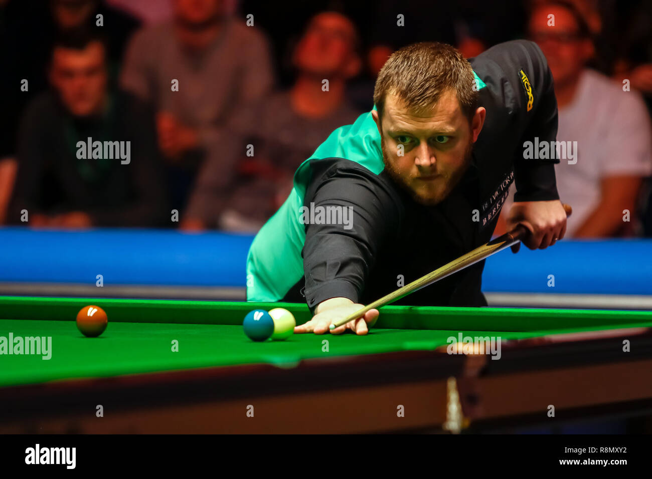 Glasgow, UK. 16th Dec 2018. Betvictor Home Nations Series Scottish Open Final between Shaun Murphy (NIR) Vs Mark Allen (ENG). Action from the evening session with Mark Allen Stating the Session 5-3 ahead (Best of 17) Credit: Colin Poultney/Alamy Live News Stock Photo