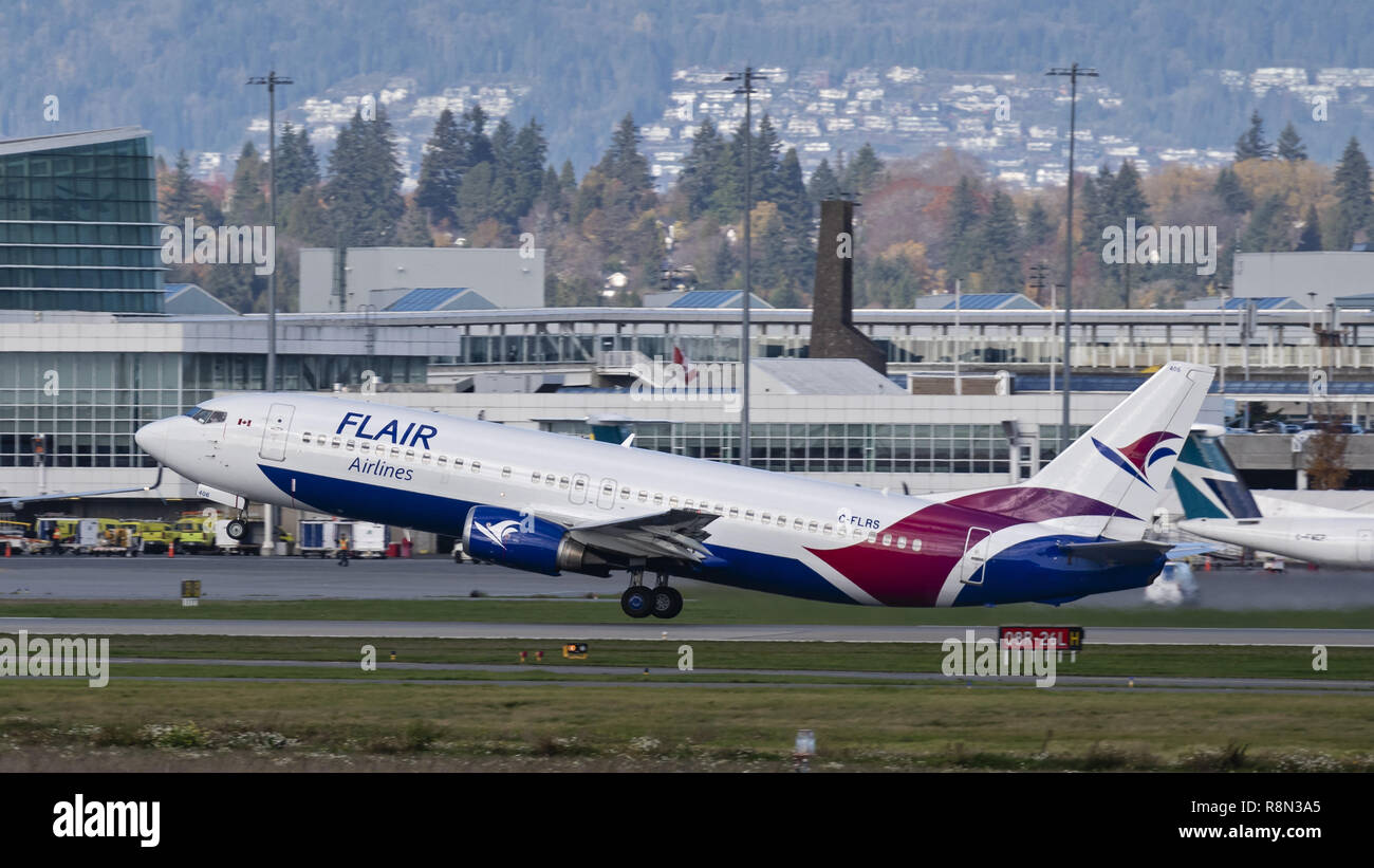 Richmond, British Columbia, Canada. 4th Nov, 2018. A Flair Airlines Boeing 737-400 (C-FLRS) jet airliner takes off from Vancouver International Airport. The airline has started ultra-low-cost sevice in Canada and is headquartered in Edmonton, Alberta. Credit: Bayne Stanley/ZUMA Wire/Alamy Live News Stock Photo