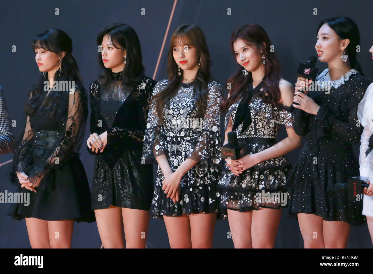 Twice Dec 12 18 South Korean Girl Group Twice Attends The Red Carpet Ceremony Of 18 Mnet Asian Music Awards Mama In Saitama Japan On December 12 18 Credit Aflo Alamy Live News Stock Photo Alamy