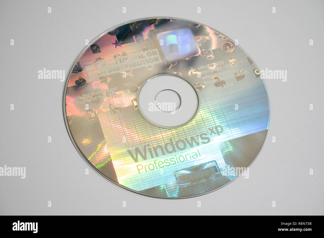 microsoft windows xp cd Stock Photo - Alamy