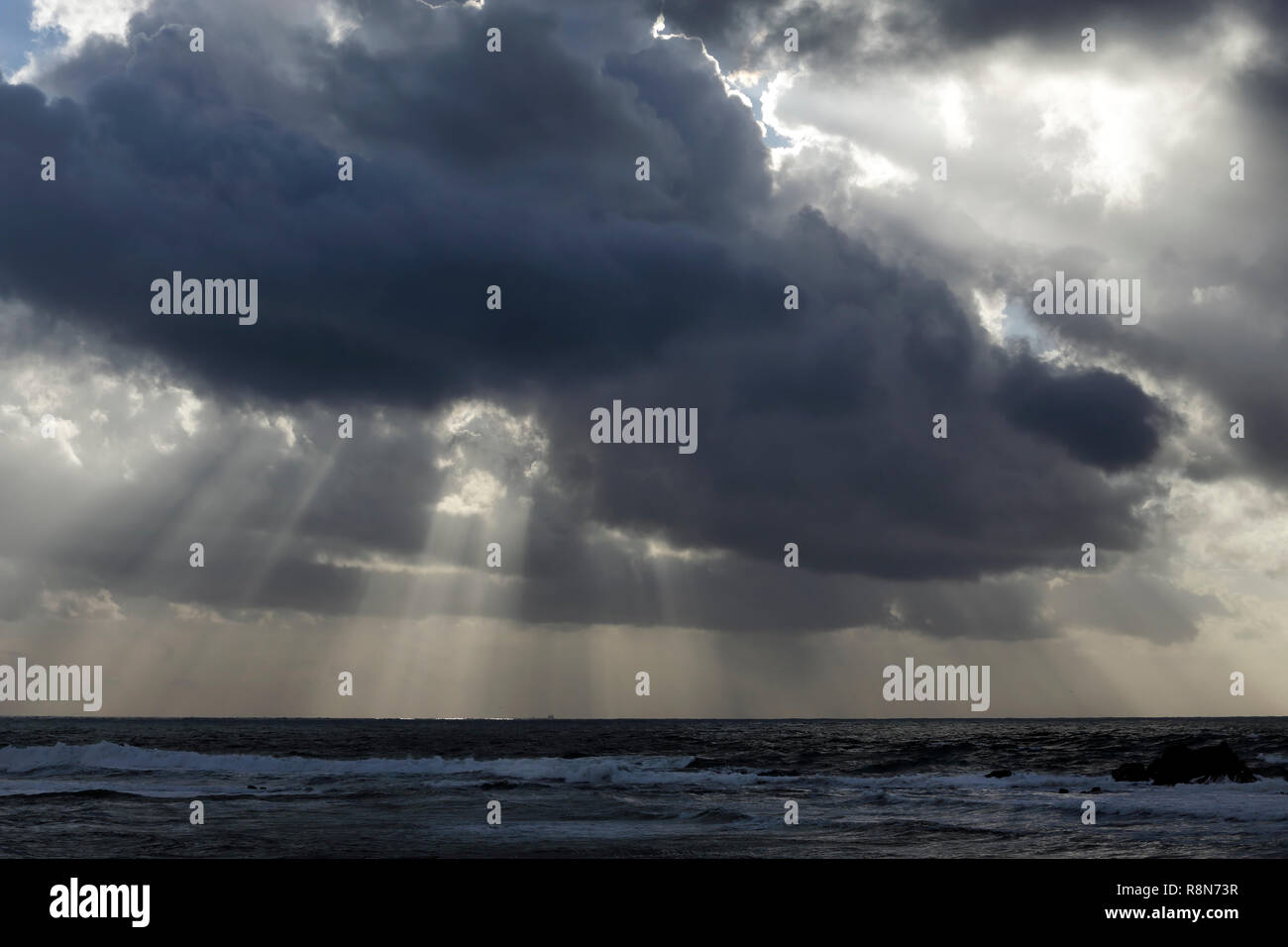 Stormy sea sky hi-res stock photography and images - Alamy