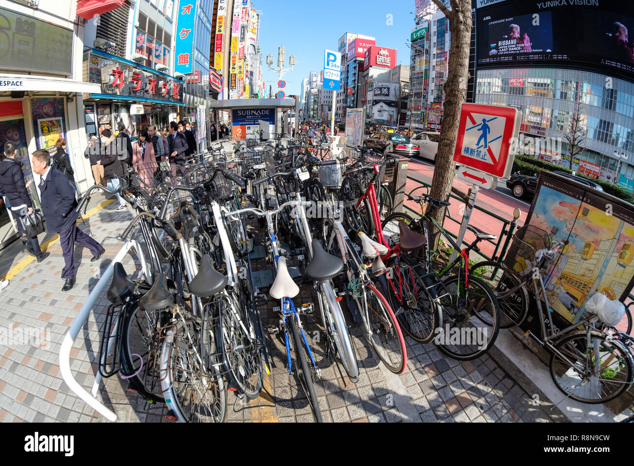 Tokyo japan bicycle hires stock photography and images Alamy