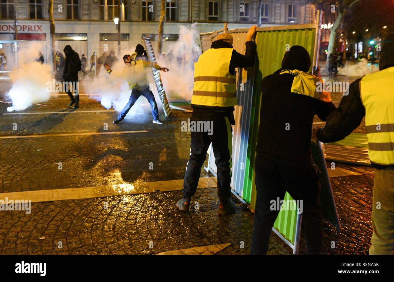 Yellow Vests Protesters Stock Photos Yellow Vests