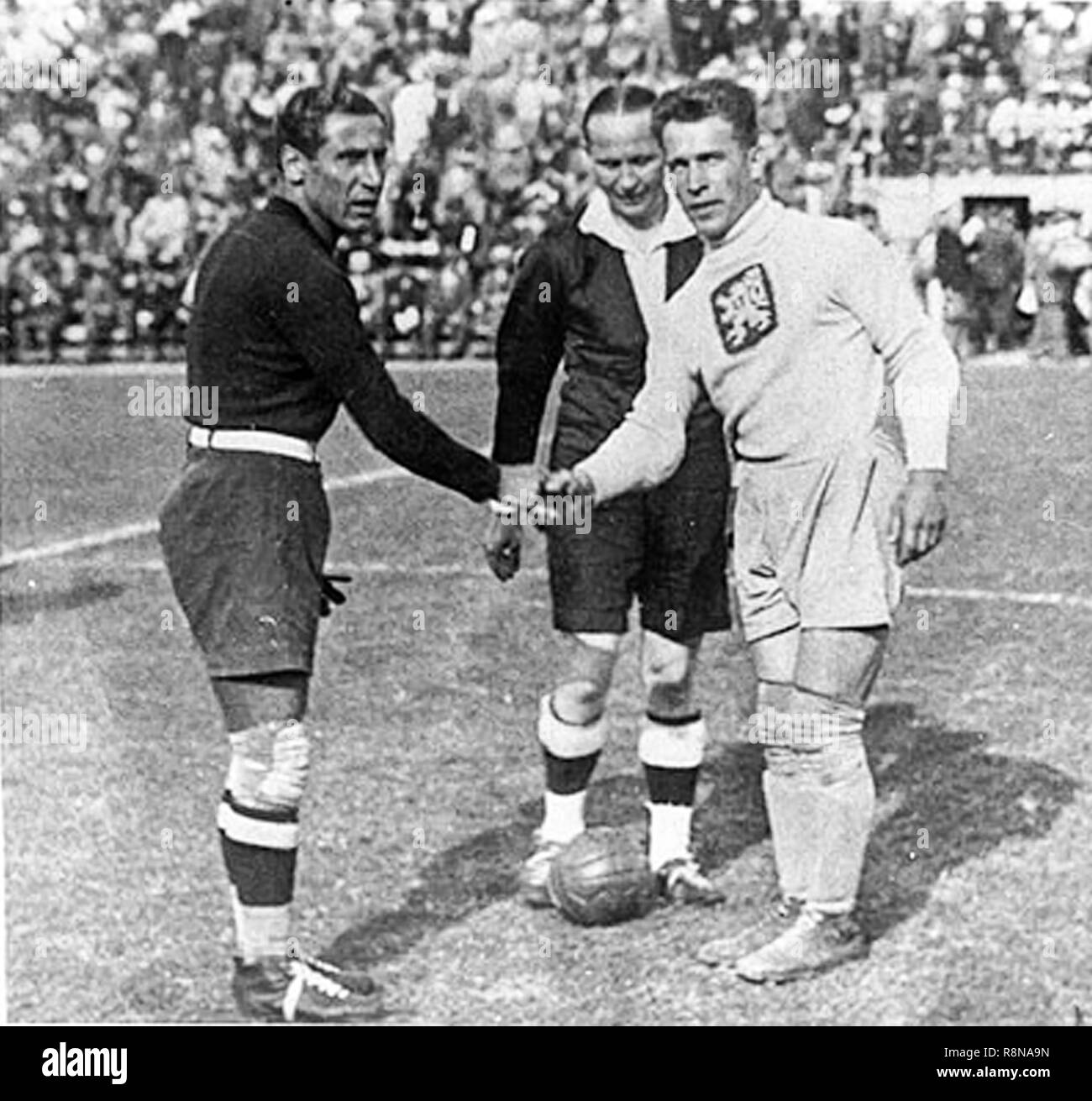 Rome , Italy. June, 10 1934. Greeting at the start of the game between Combi and Planicka during Final Italy - Czechoslovakia  . Stock Photo