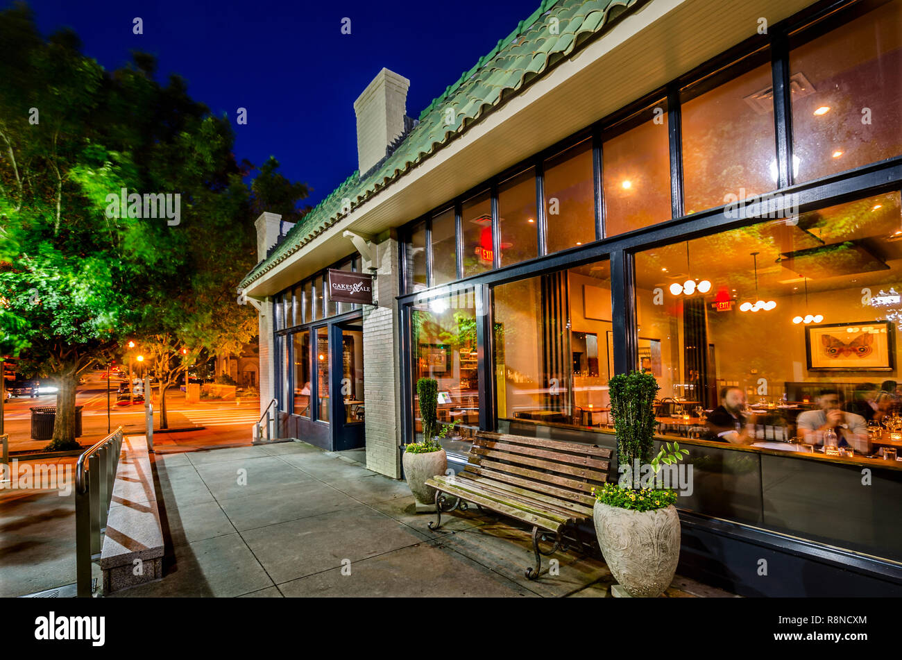 From outside looking inviting hires stock photography and images Alamy