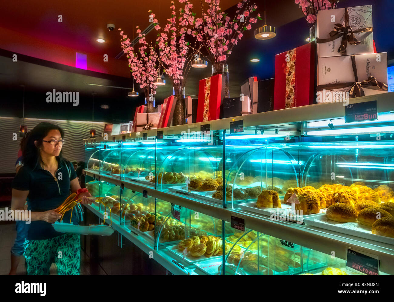 Coffee shop with bakery hires stock photography and images Alamy
