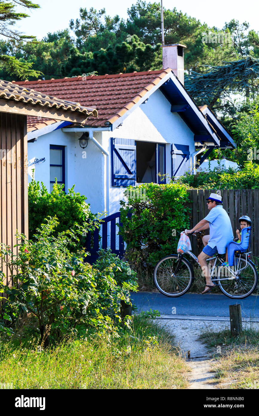 Cycling cap hires stock photography and images Alamy