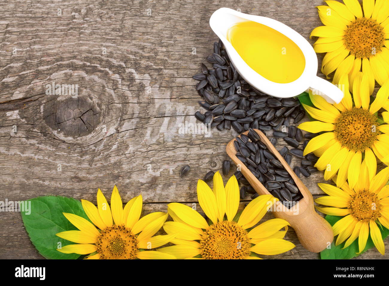 With sunflower oil hi res stock photography and images Page 8