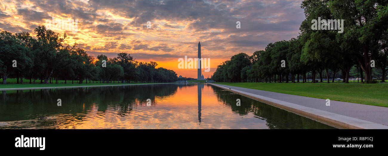 Panoramic sunrise at Washington Monument, Washington DC, USA Stock Photo