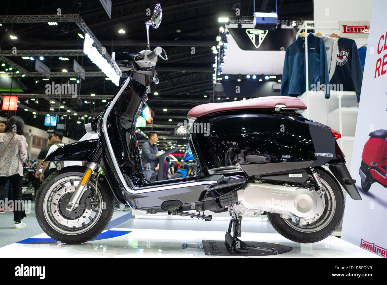 Lambretta Scooters Thailand  - Art Lovers Are Admiring The Cheeky And Handsome Lambretta.