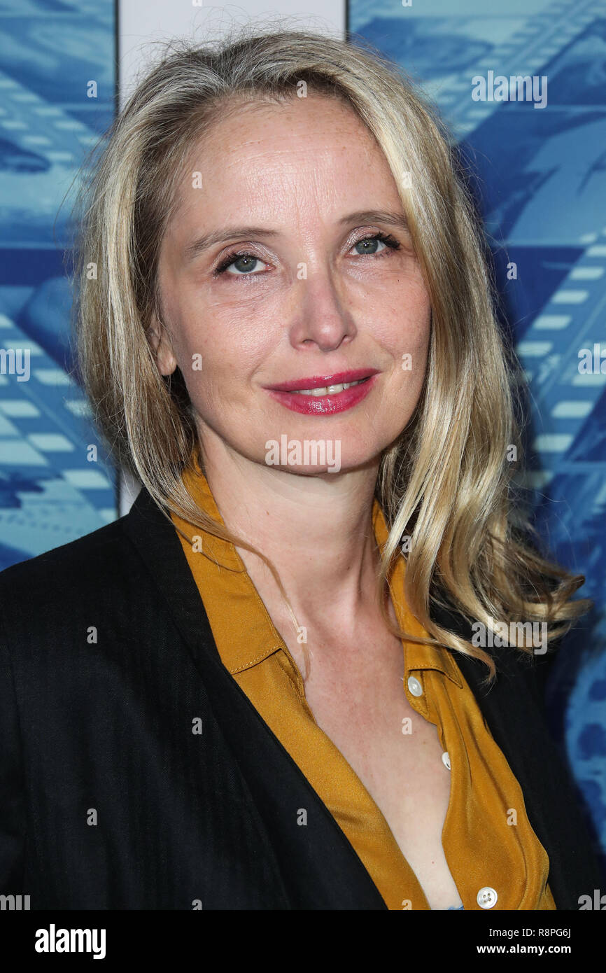 HOLLYWOOD, LOS ANGELES, CA, USA - SEPTEMBER 26: Julie Delpy arrives at