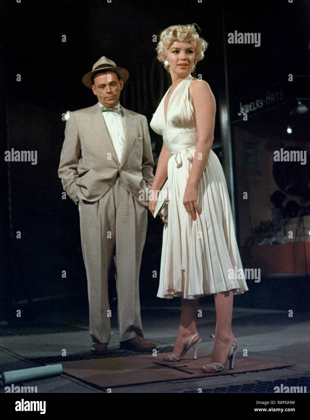 Tom Ewell, Marilyn Monroe, 'The Seven Year Itch' (1955) 20th Century Fox  File Reference # 33635 578THA Stock Photo