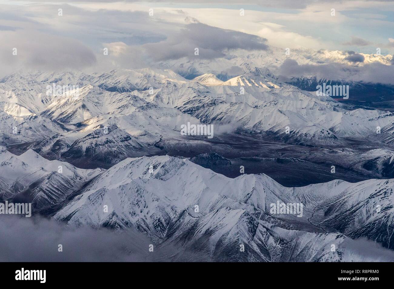 Mountain brooks range alaska hires stock photography and images Alamy