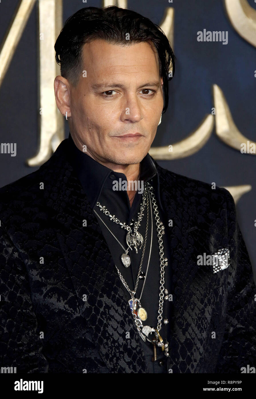 Johnny depp fantastic beasts hi-res stock photography and images - Alamy