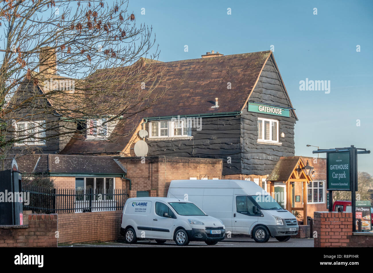 Gin drinkers hires stock photography and images Alamy