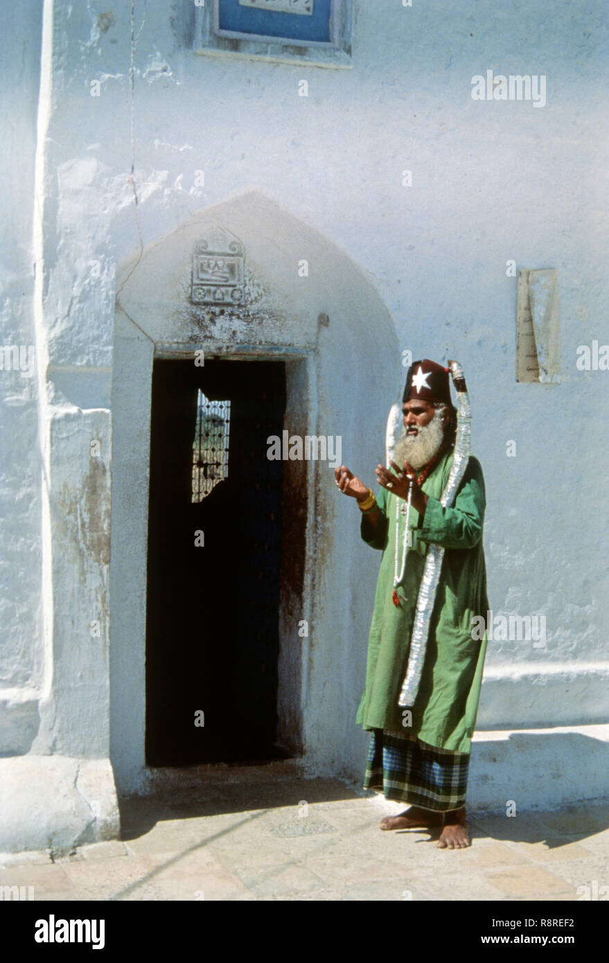 Muslim priest hi-res stock photography and images - Alamy