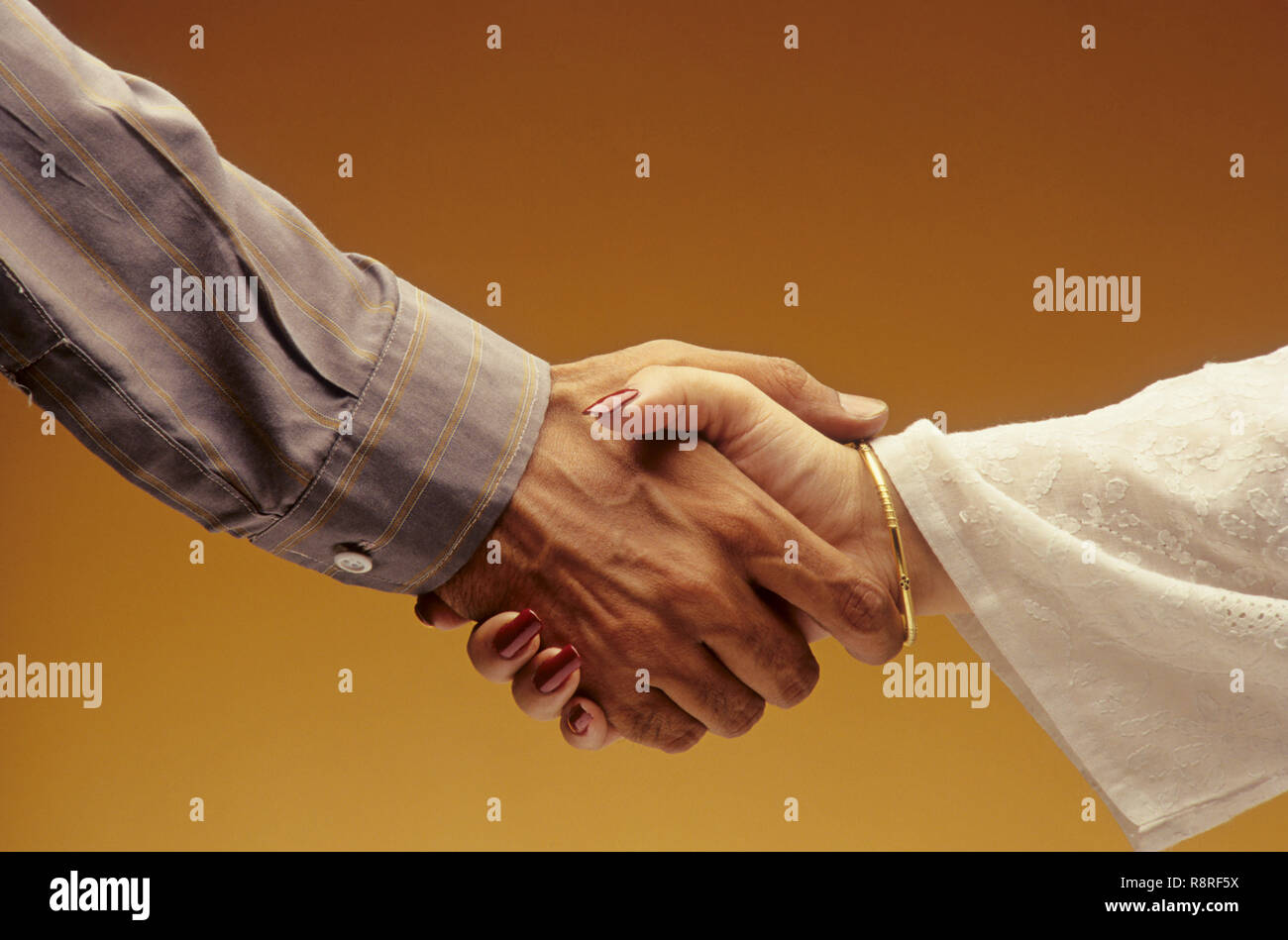 Shake hand hires stock photography and images Alamy