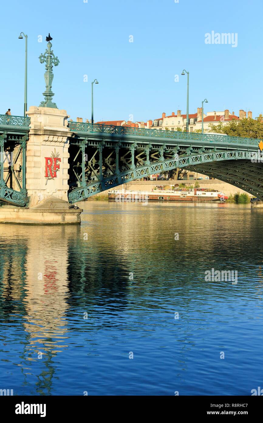 Flat world bridge hi-res stock photography and images - Alamy
