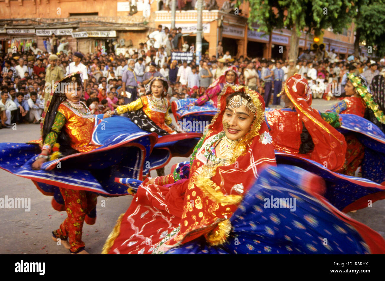 women dancing, Teej Festival, Jaipur, Rajasthan, india, asia Stock