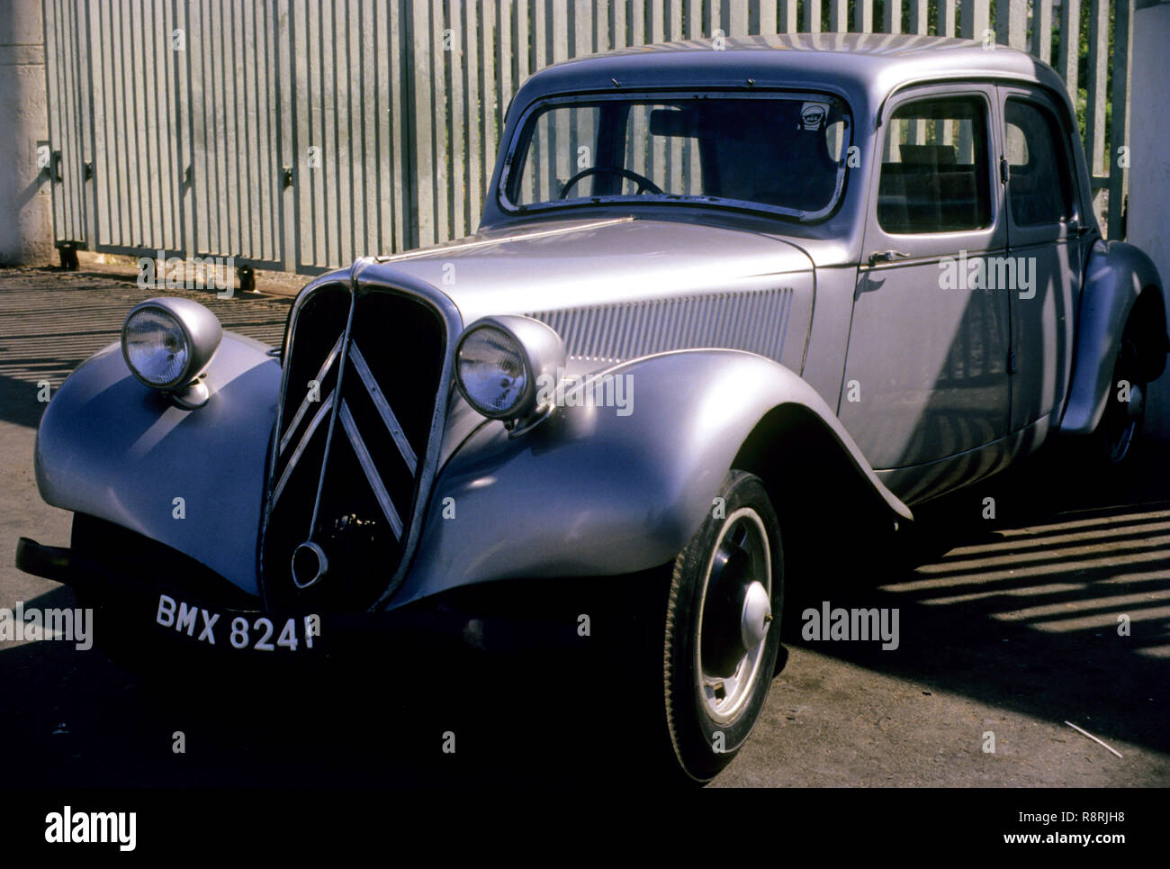 自動車 catalogue of MODEL CARS of the WORLD hqdefault.jpg