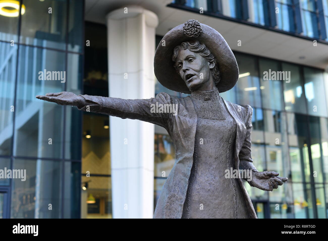 Emmeline pankhurst statue in manchester hi-res stock photography and ...