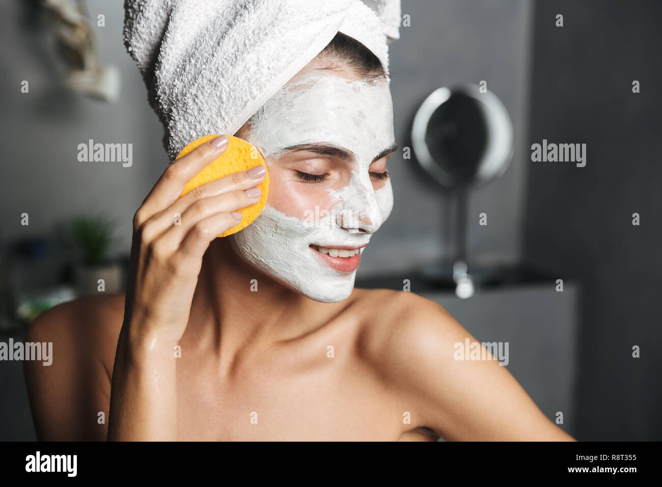 пенка для умывания лица. нужно ли смывать лицо после тканевой маски. нанесение крема на лицо. нужно умываться после тканевой маски для лица. порошок для умывания лица.