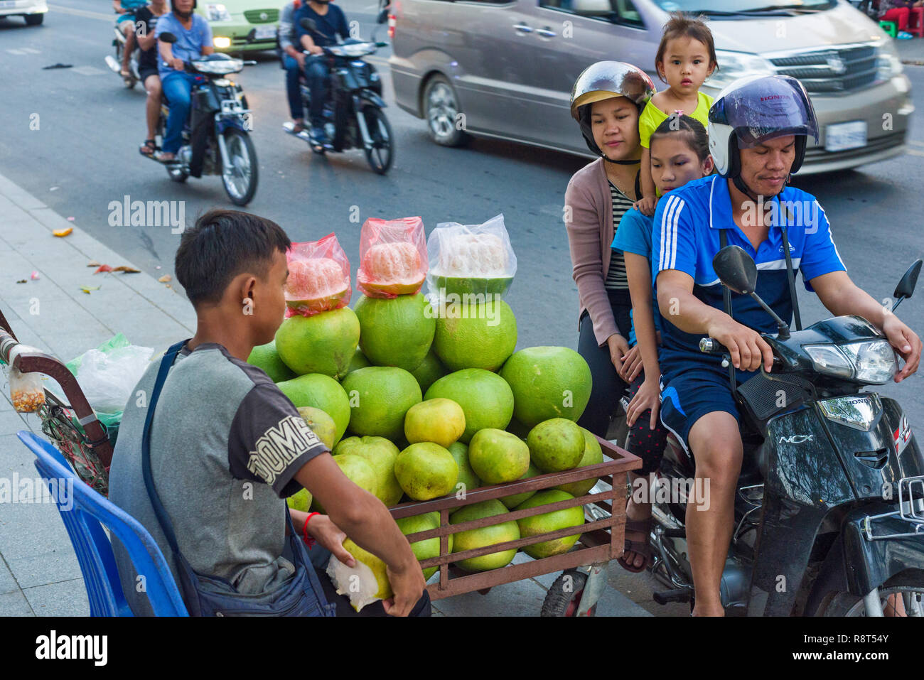 Coconut vendor hi-res stock photography and images - Alamy